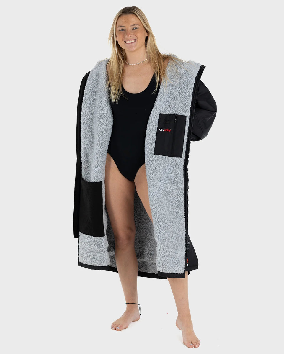 Dry Robe Black and Blue | Functional Fitness Wear – KITBOX